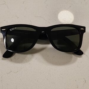 Ray-Ban Wayfarer Polarized Sunglasses